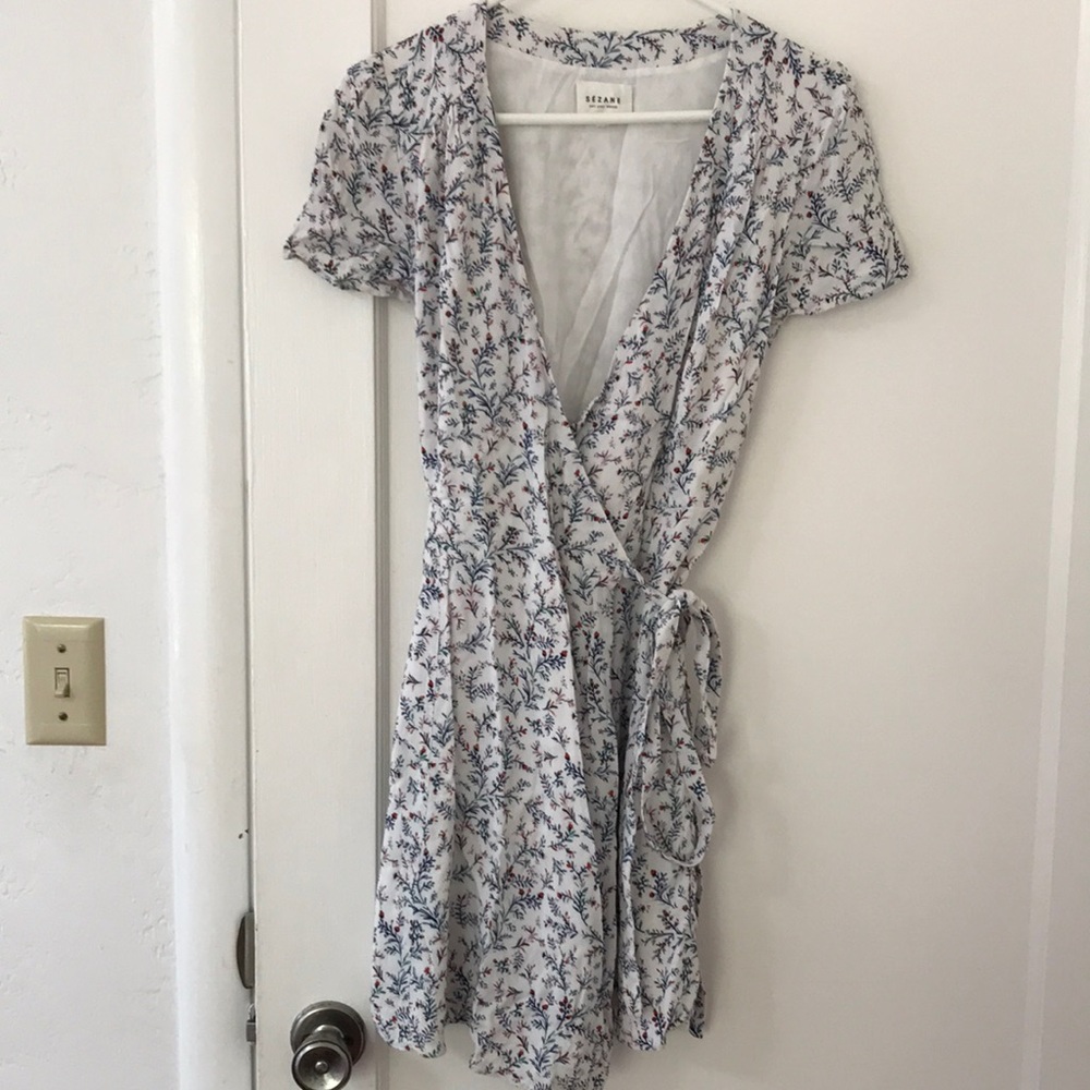 Sezane mini floral leaves wrap dress - Picture 1 of 7